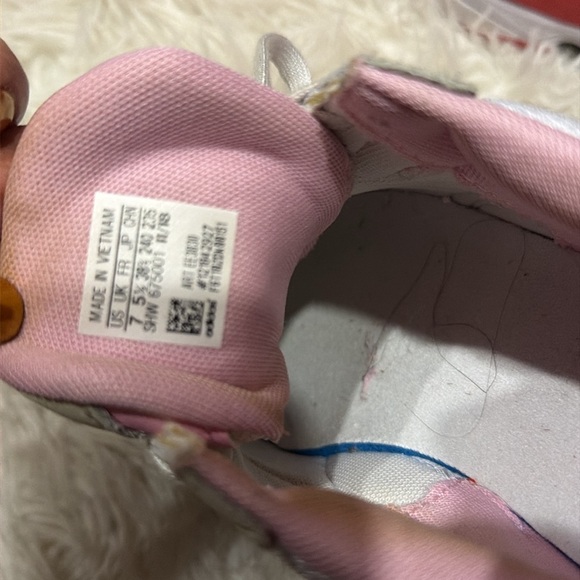 Adidas - Picture 4 of 4